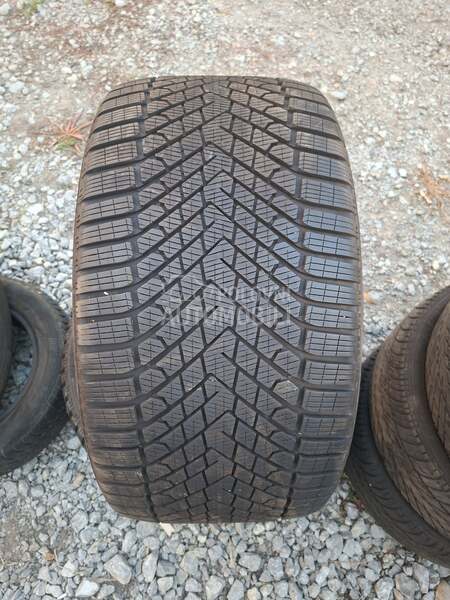 Pirelli 315/30 R22 Zimska