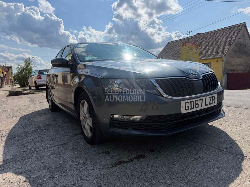 Hauba far krilo branik za Škoda Octavia od 2017. do 2020. god.