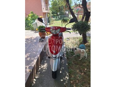 Peugeot V-Clic, 850 €, 2011. , 49 cm3, 8.800 km, 2kW (3 KS), Scooter, Kragujevac