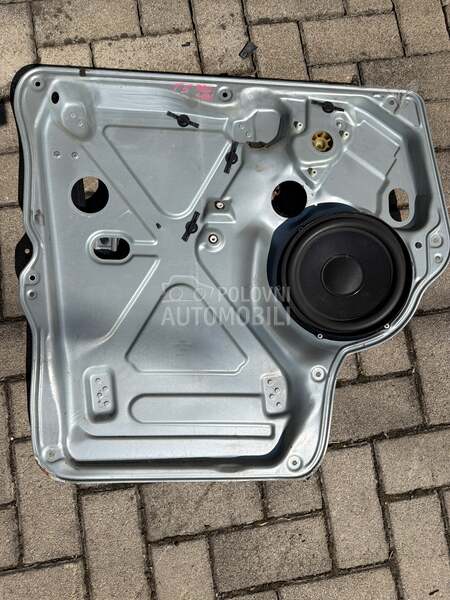 Prednji levi podizac stakla vw t5