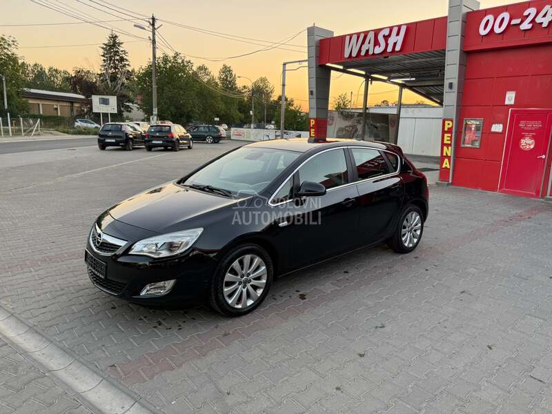 Opel Astra J 1.4 t f.u.l.l/Cosmo (može zamena)