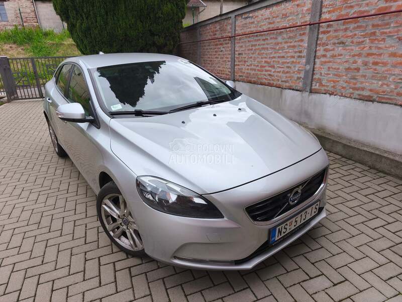 Volvo V40 2.0 D D2 (можно заменить)