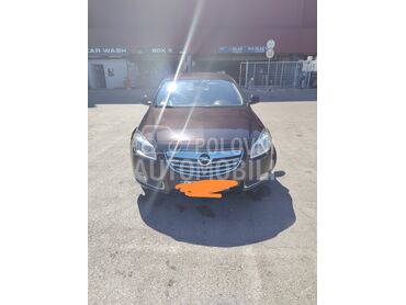 Opel Insignia Cosmo 4x4, 6.500 €, 2011. Limuzina, Dizel | 1956 cm3, 235.000 km, 96kW (131 KS), Automatski / poluautomatski, 4/5 vrata, 5 sedišta, Niš