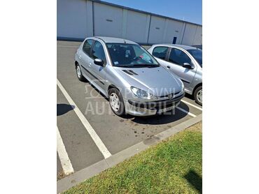 Peugeot 206, 1.650 €, 2003. Hečbek, Benzin | 1587 cm3, 193.415 km, 80kW (109 KS), Manuelni 5 brzina, 4/5 vrata, 5 sedišta, Kruševac