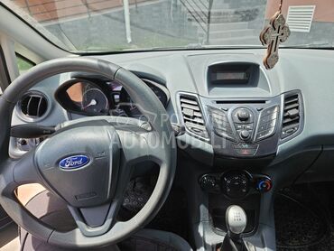 Ford Fiesta, 2.400 €, 2009. Hečbek, Benzin | 1242 cm3, 106.000 km, 60kW (82 KS), Manuelni 5 brzina, 2/3 vrata, 5 sedišta, Petrovaradin