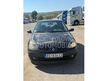 Renault Clio, 1.100 €, 2003. Hečbek, Benzin | 1149 cm3, 230.000 km, 43kW (58 KS), Manuelni 5 brzina, 2/3 vrata, 5 sedišta, Zvezdara