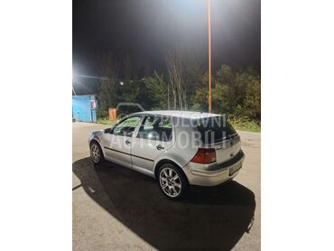 Volkswagen Golf 4 TDI, 2.600 €, 2002. Hečbek, Dizel | 1896 cm3, 301.000 km, 74kW (101 KS), Manuelni 5 brzina, 4/5 vrata, 5 sedišta, Voždovac