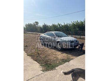 Renault Megane 2.0 16v (može zamena), 2.700 €, 2005. Kabriolet/Roadster, Benzin | 1998 cm3, 198.000 km, 99kW (135 KS), Manuelni 6 brzina, 2/3 vrata, 4 sedišta, Beograd
