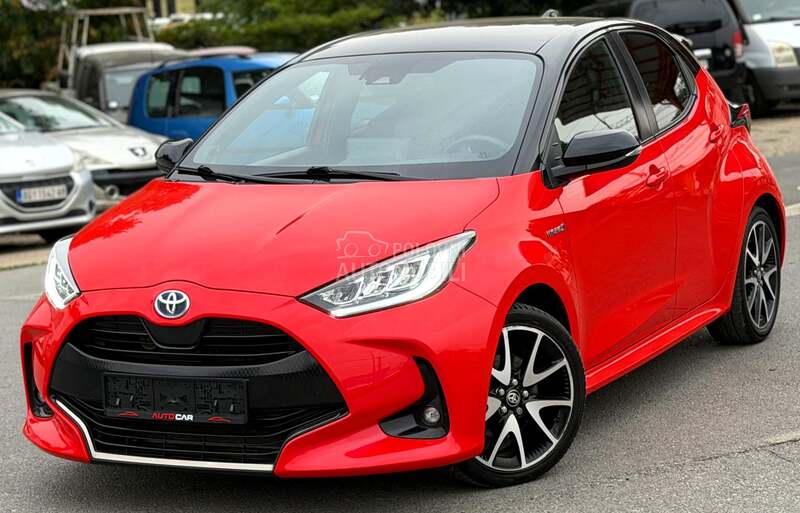 Toyota Yaris 1.5 HYBRID PREMIERE
