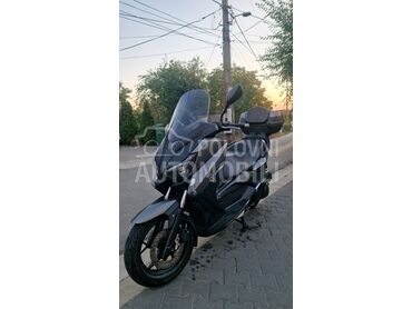 Yamaha x max 250, 3.600 €, 2017. , 250 cm3, 44.000 km, 15kW (20 KS), Scooter, Voždovac