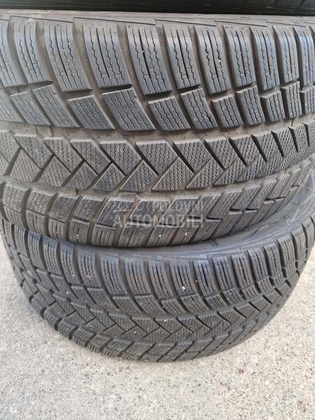 Vredestein 275/35 R22 Sve sezone