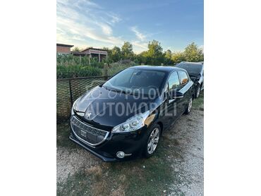 Delovi za Peugeot 208 2012 , 10 €, Polovno, Mladenovac