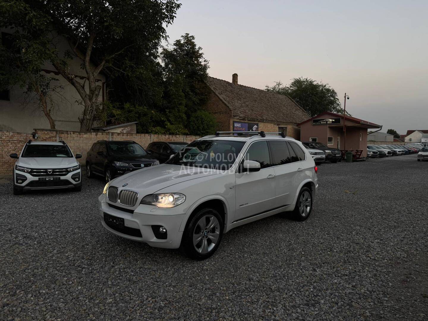 BMW X5 M (можно заменить)