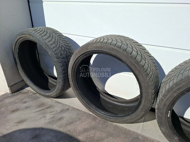 Bridgestone 235/40 R20 Zimska