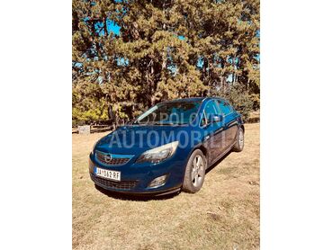 Opel Astra J 2.0 CDTI ENJOY, 5.700 €, 2010. Hečbek, Dizel | 1956 cm3, 213.500 km, 118kW (160 KS), Manuelni 6 brzina, 4/5 vrata, 5 sedišta, Jagodina
