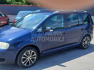 Volkswagen Touran 20 tdi, 2.500 €, 2003. Monovolumen (MiniVan), Dizel | 1968 cm3, 200.000 km, 100kW (136 KS), Manuelni 6 brzina, 4/5 vrata, 7 sedišta, Zemun