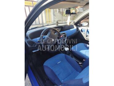 Lancia Ypsilon 1.2 (može zamena), 800 €, 2002. Hečbek, Benzin | 1242 cm3, 287.359 km, 44kW (60 KS), Manuelni 5 brzina, 2/3 vrata, 5 sedišta, Futog