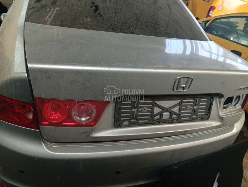 Honda Accord 2006 Delovi 2,4 automatik - kompletan auto u delovima