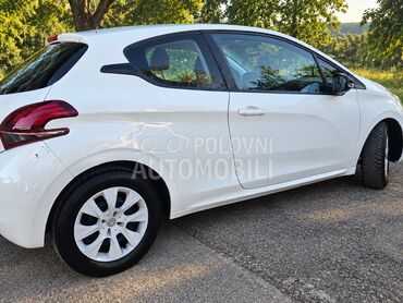 Peugeot 208 1.2 puretech, 6.950 €, 2018. Hečbek, Benzin | 1199 cm3, 165.100 km, 50kW (68 KS), Manuelni 5 brzina, 2/3 vrata, 5 sedišta, Sremska Mitrovica