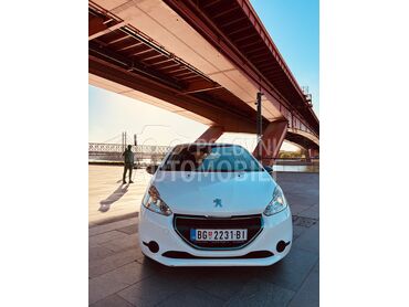 Peugeot 208 Pežo 208 1.4 HDi, 3.900 €, 2012. Hečbek, Dizel | 1398 cm3, 171.000 km, 50kW (68 KS), Manuelni 5 brzina, 4/5 vrata, 5 sedišta, Čukarica