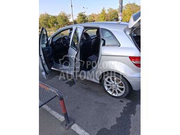 Mercedes Benz B 170 (može zamena), 3.400 €, 2005. Hečbek, Benzin | 1700 cm3, 222.777 km, 86kW (117 KS), Manuelni 5 brzina, 4/5 vrata, 5 sedišta, Zemun