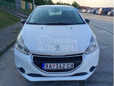 Peugeot 208, 4.500 €, 2012. Hečbek, Benzin | 1199 cm3, 178.000 km, 60kW (82 KS), Manuelni 5 brzina, 4/5 vrata, 5 sedišta, Valjevo