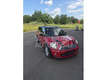 MINI Clubman, 6.900 €, 2013. Limuzina, Dizel | 1595 cm3, 195.000 km, 81kW (110 KS), Manuelni 6 brzina, 4/5 vrata, 4 sedišta, Zemun