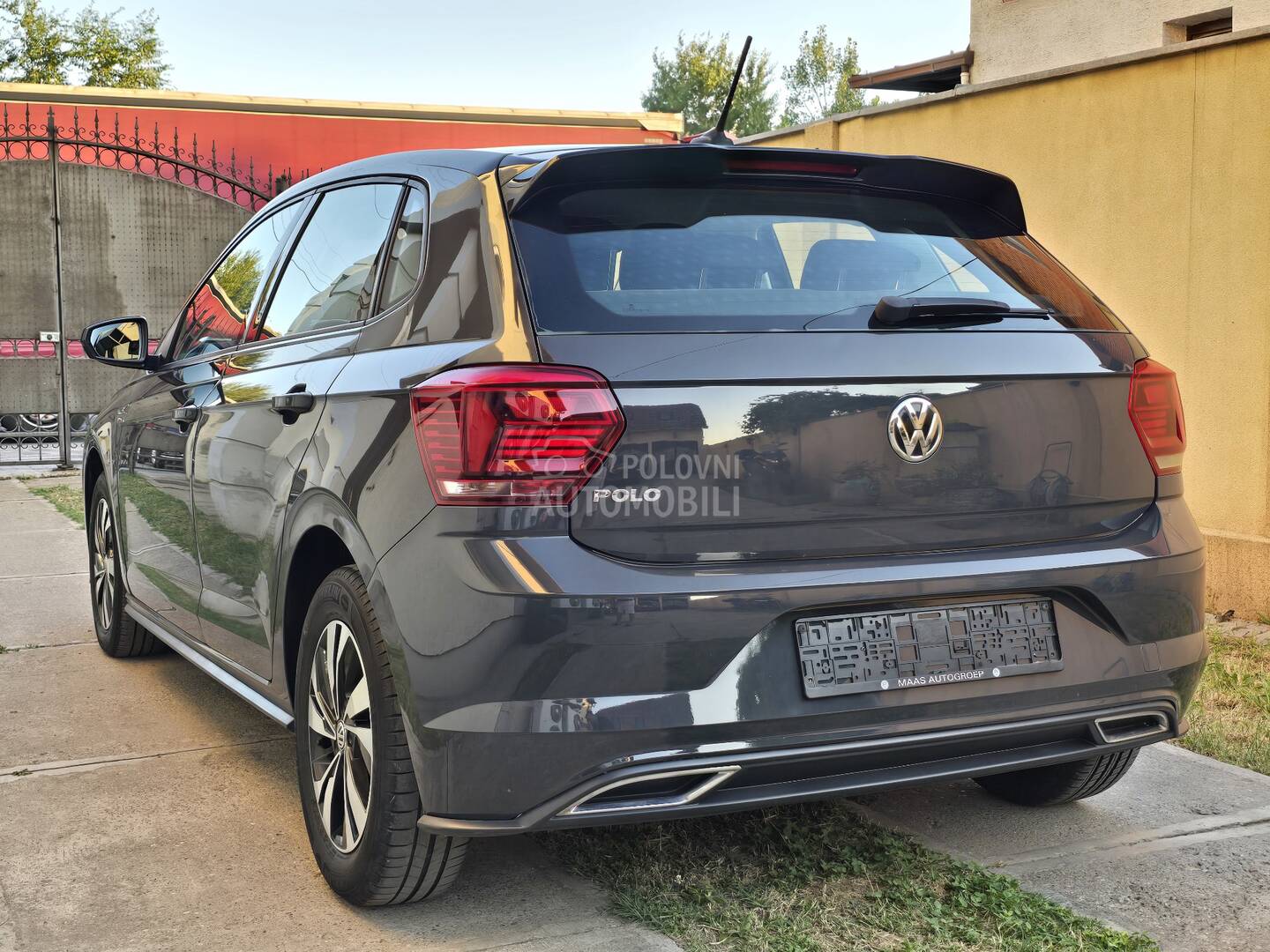 Volkswagen Polo 1.6 Линия R Virtual