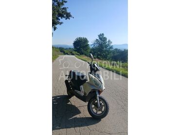 Sprint Longija (može zamena), 340 €, 2007. , 49 cm3, 9.000 km, 6kW (8 KS), Scooter, Čačak