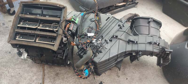 KUCISTE VENTILACIJE MOTORIC VENTILATOR KABINE za Volkswagen Touareg od 2003. do 2006. god.