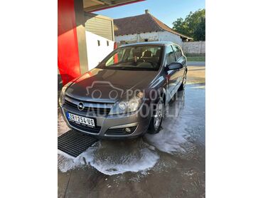 Opel Astra H 1.7 CDTi (može zamena), 2.150 €, 2005. Hečbek, Dizel | 1686 cm3, 227.725 km, 74kW (101 KS), Manuelni 5 brzina, 4/5 vrata, 4 sedišta, Novi Bečej