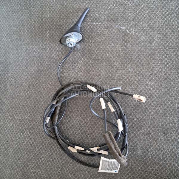 instalacija za krovnu antenu za Citroen C3 Picasso, C4 Grand Picasso, C4 Picasso ... od 2006. do 2013. god. - 9657007880