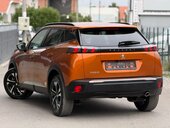 Peugeot 2008 1.5HDI ALLURE/EAT8