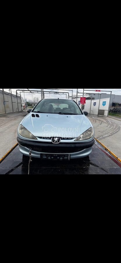Delovi za Peugeot 206 2005 