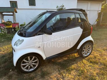 Smart ForTwo, 1.600 €, 2001. Kupe, Benzin | 599 cm3, 143.630 km, 40kW (54 KS), Automatski / poluautomatski, 2/3 vrata, 2 sedišta, Novi Sad