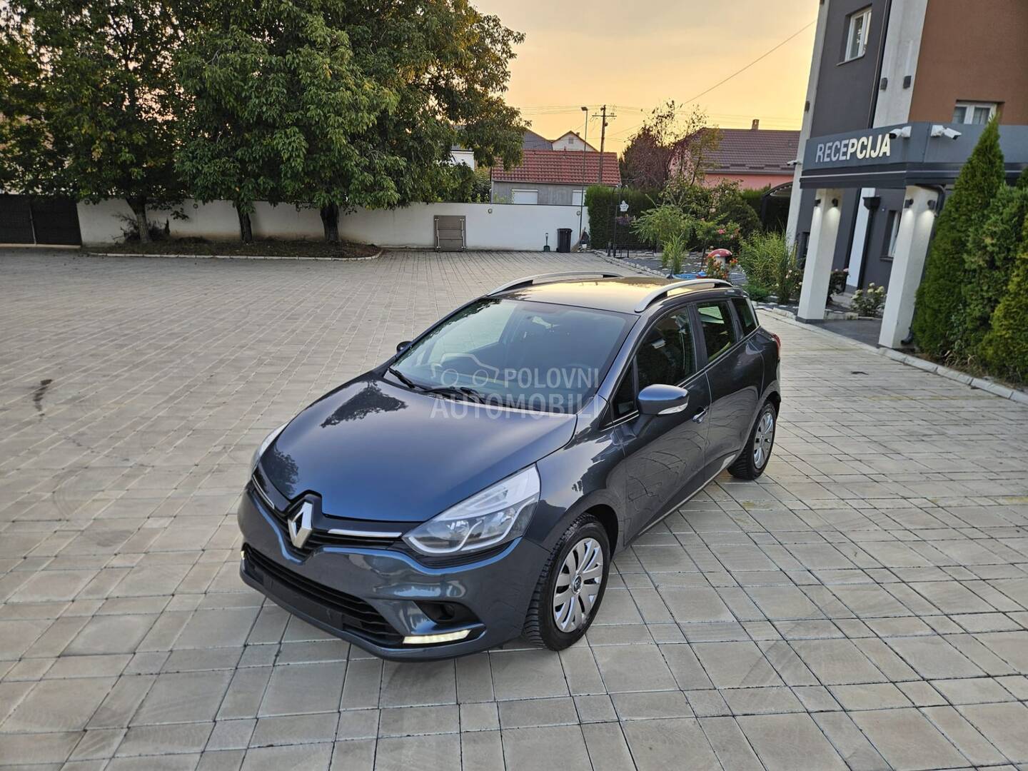 Renault Clio LED/NAV (можно заменить)