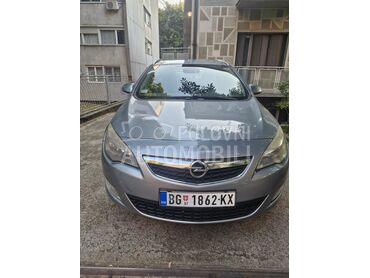 Opel Astra J, 4.000 €, 2011. Karavan, Dizel | 1686 cm3, 364.000 km, 92kW (125 KS), Manuelni 6 brzina, 4/5 vrata, 5 sedišta, Beograd