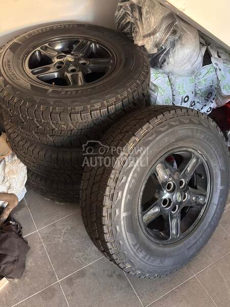 Laufenn 245/75 R16 Zimska