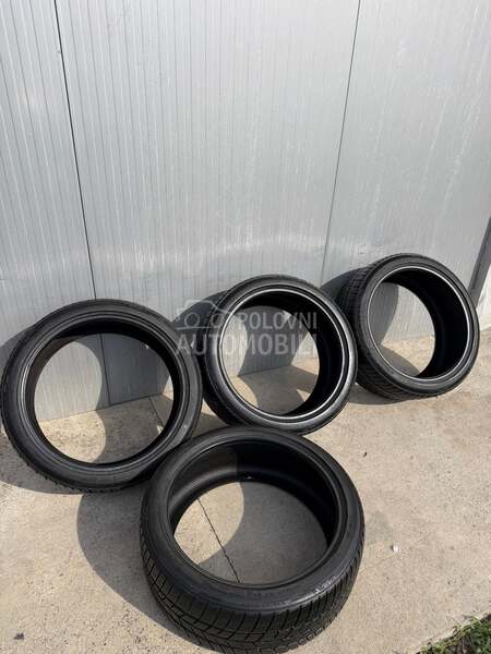 Barum 225/40 R19 Zimska