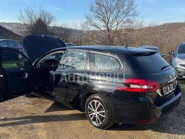 Peugeot 308 1.2 PureTech SW, 6.500 €, 2014. Karavan, Benzin | 1199 cm3, 208.000 km, 96kW (131 KS), Automatski / poluautomatski, 4/5 vrata, 5 sedišta, Beograd