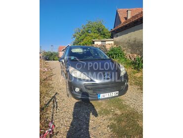 Peugeot 207, 3.500 €, 2009. Hečbek, Benzin | 1400 cm3, 145.000 km, 52kW (70 KS), Manuelni 5 brzina, 4/5 vrata, 5 sedišta, Jagodina