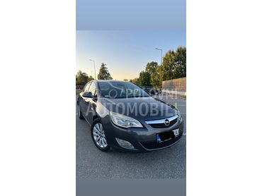 Opel Astra J 1.7 cdti, 4.350 €, 2011. Hečbek, Dizel | 1686 cm3, 270.000 km, 81kW (110 KS), Manuelni 6 brzina, 4/5 vrata, 5 sedišta, Aranđelovac