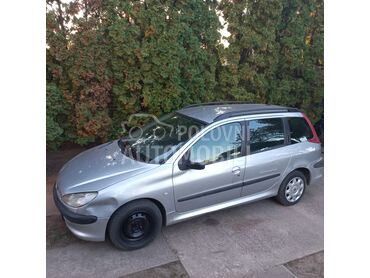 Peugeot 206 206 sw (može zamena), 800 €, 2002. Karavan, Benzin | 1124 cm3, 232.324 km, 44kW (60 KS), Manuelni 5 brzina, 4/5 vrata, 5 sedišta, Sombor