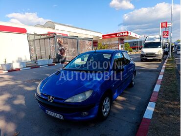 Peugeot 206 1.1, 1.200 €, 2002. Hečbek, Benzin | 1124 cm3, 211.283 km, 44kW (60 KS), Manuelni 5 brzina, 2/3 vrata, 5 sedišta, Niš