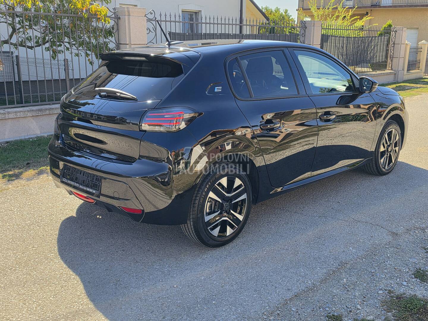 Peugeot 208 e208