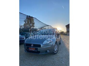 Fiat Grande Punto, 3.600 €, 2012. Hečbek, Dizel | 1248 cm3, 230.000 km, 55kW (75 KS), Manuelni 5 brzina, 4/5 vrata, 5 sedišta, Blace