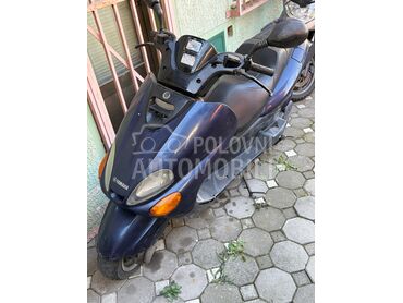 Yamaha Majesty 125, 700 €, 2001. , 125 cm3, 40.537 km, 8kW (11 KS), Scooter, Paraćin