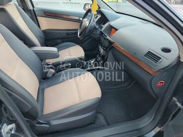Opel Astra H 1.6 16v, 3.100 €, 2008. Limuzina, Benzin | 1600 cm3, 250.000 km, 85kW (116 KS), Manuelni 5 brzina, 4/5 vrata, 5 sedišta, Vrbas