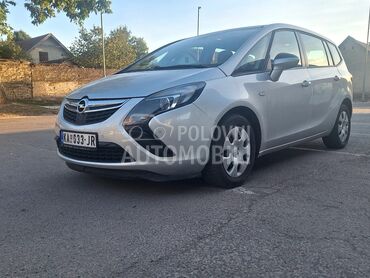 Opel Zafira Tourer (može zamena), 5.600 €, 2013. Monovolumen (MiniVan), Dizel | 1956 cm3, 197.000 km, 81kW (110 KS), Manuelni 6 brzina, 4/5 vrata, 5 sedišta, Subotica