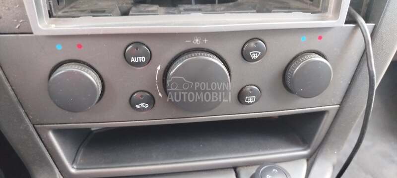 prekidaci digitalne dvozonske klime za Opel Vectra C od 2003. do 2009. god.